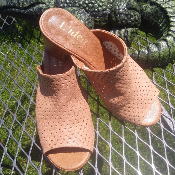 Vero Cuoio L'idea Laser cut Tan Mules - Picture 2 of 16